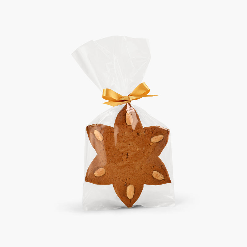 Speculaas star with nut