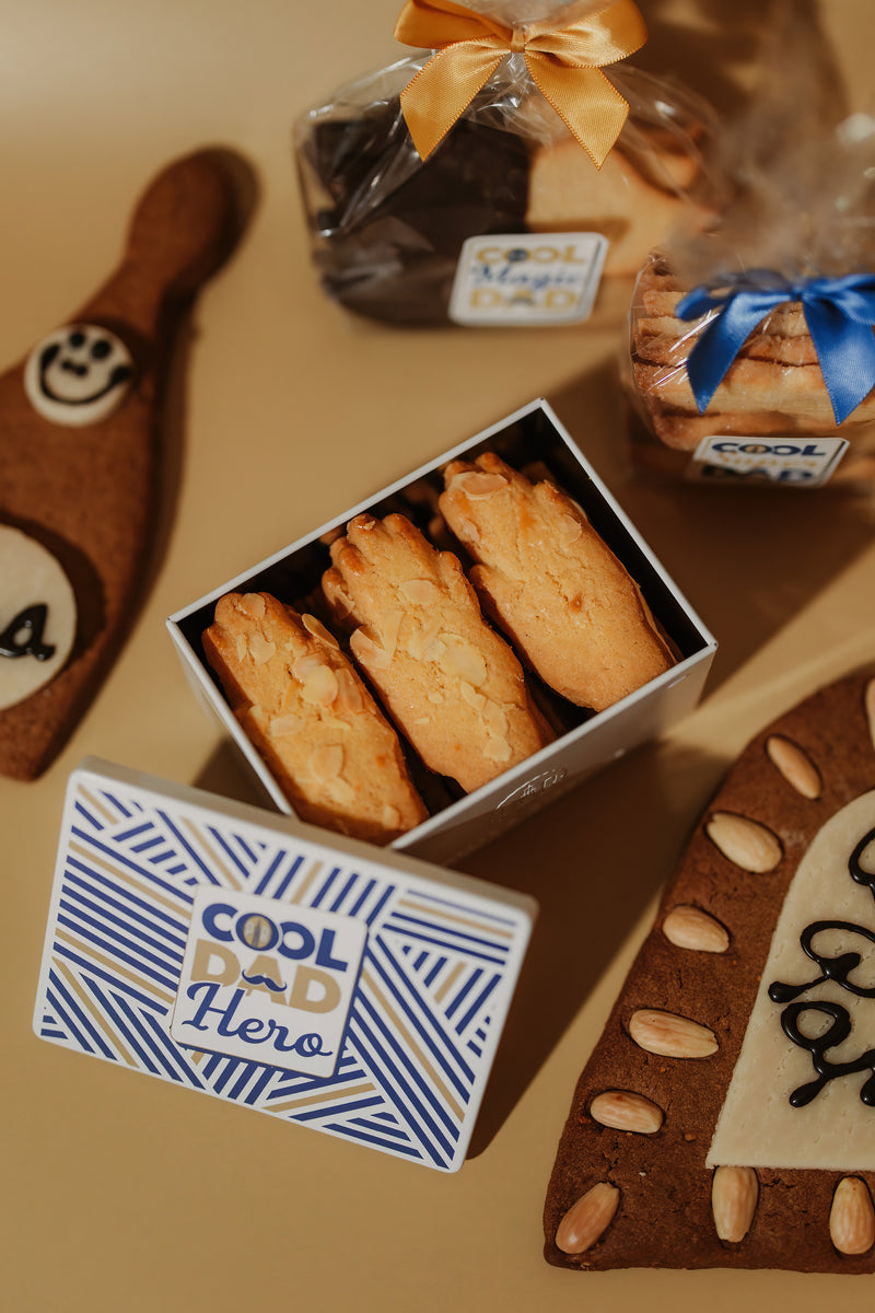 Blik Vaderdag AH open Philip's Biscuits